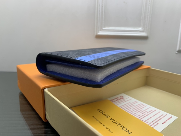 LVコピーウォレット側面デザイン